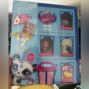Littlest Pet Shop Playset with Pets and Accessories